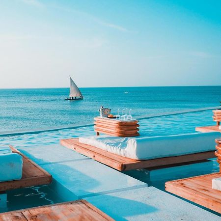 Le Saint Tropez Hotel Kidoti Bagian luar foto
