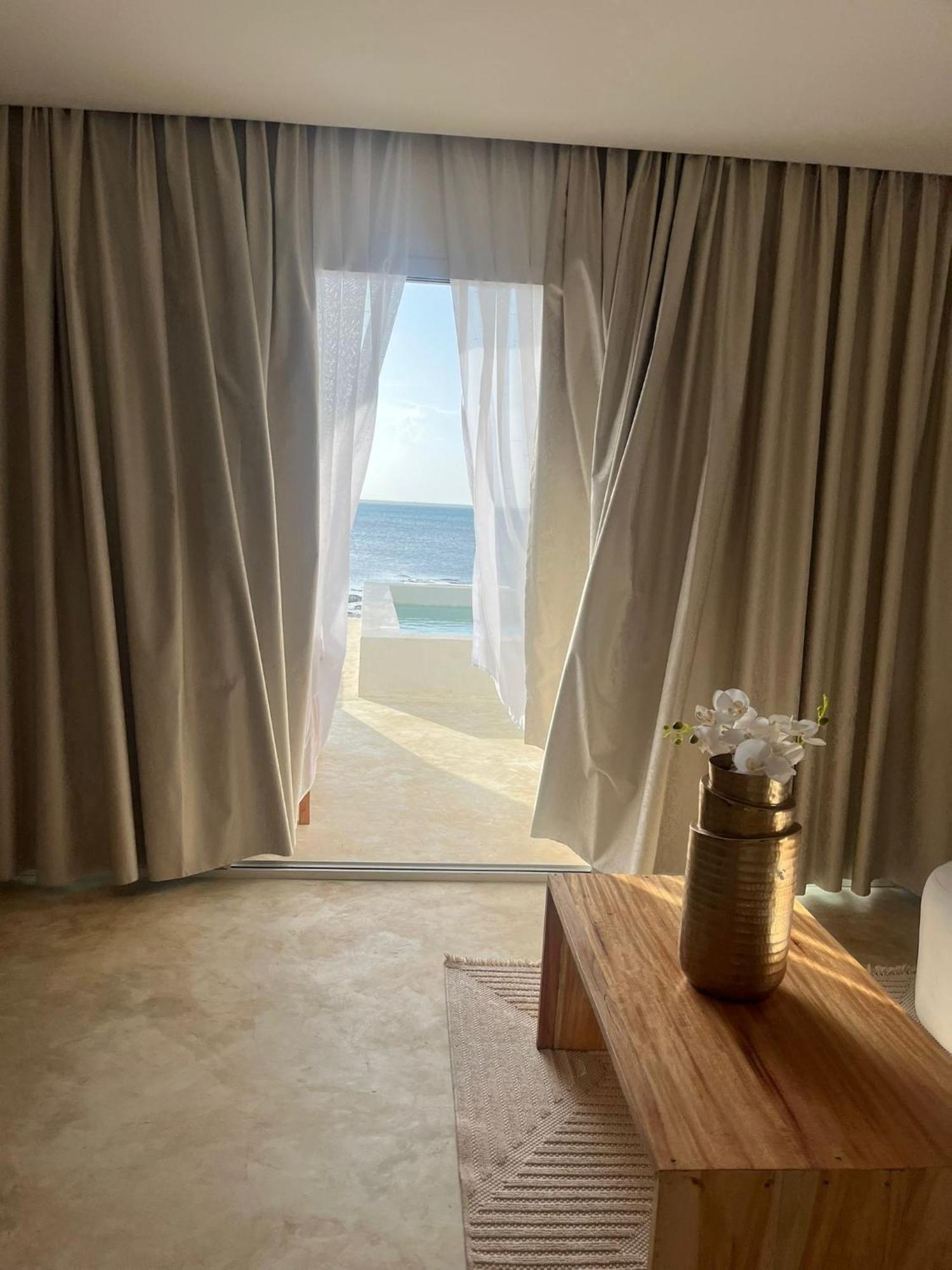Le Saint Tropez Hotel Kidoti Bagian luar foto