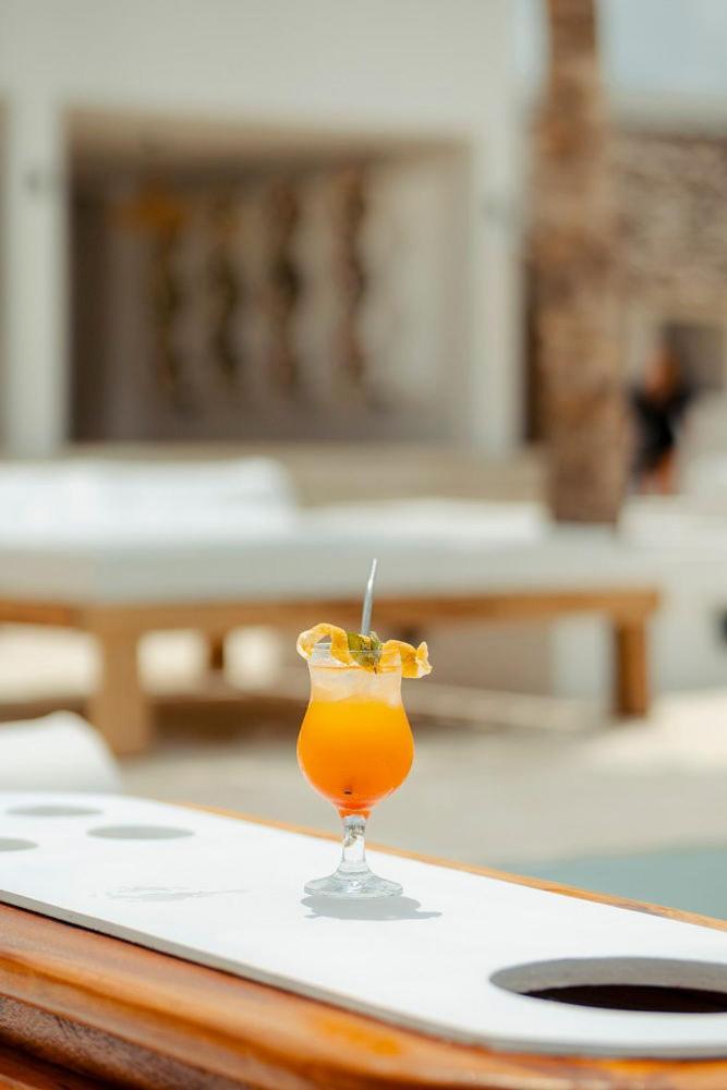 Le Saint Tropez Hotel Kidoti Bagian luar foto