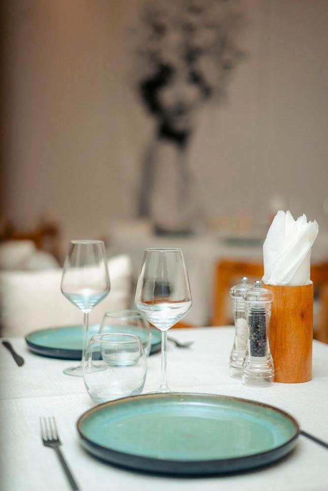 Le Saint Tropez Hotel Kidoti Bagian luar foto