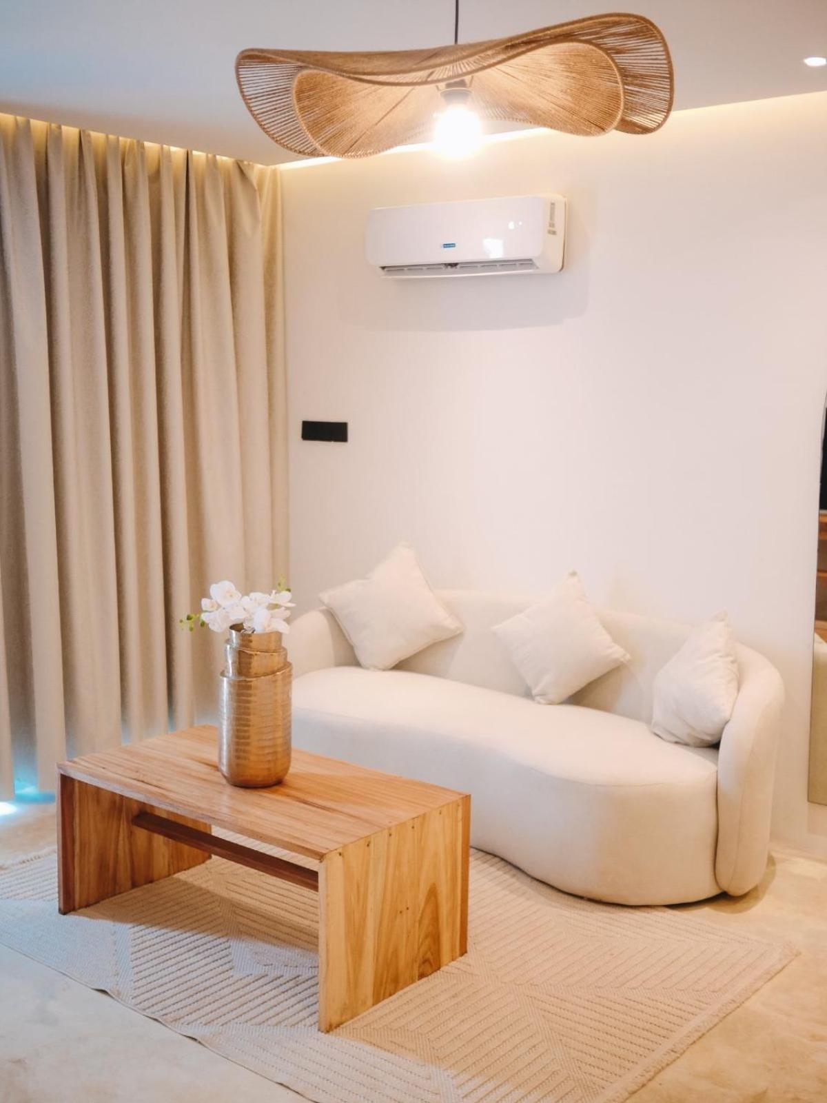 Le Saint Tropez Hotel Kidoti Bagian luar foto